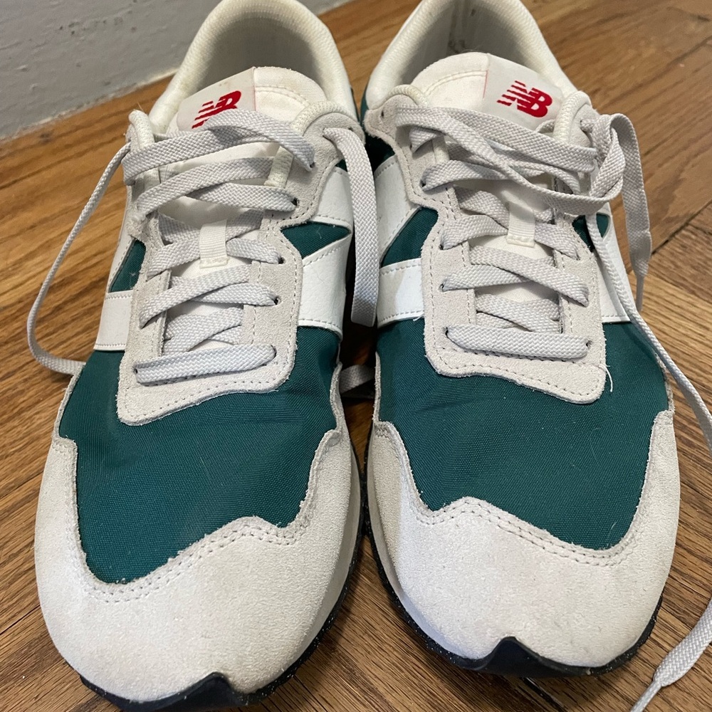 New Balance Green and White Retro-Inspired Sneakers